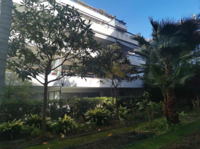 Centre Juan Les Pins 2P White Pearl garage